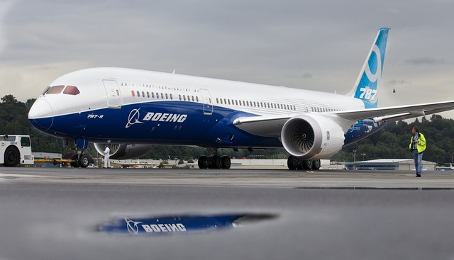 Bloomberg: “Boeing “787 Dreamliner” təyyarələrinin istehsalını azalda bilər”